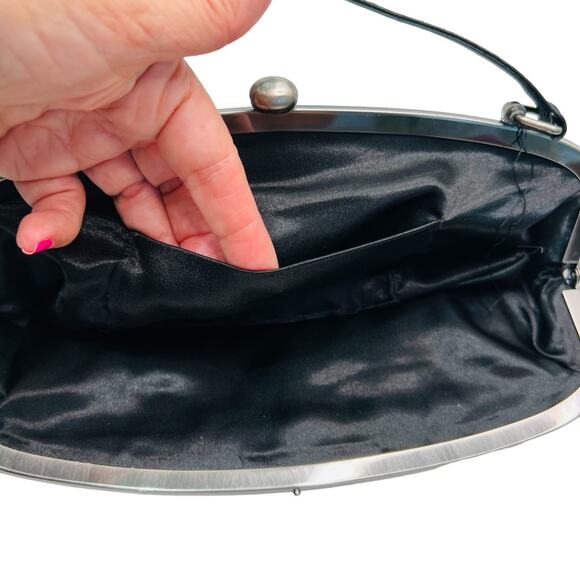 Shell Evening Bag With Handle - Picture 9 of 9